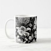 Midnight Bloom: een donkere bloemenbruiloft Koffiemok (Links)