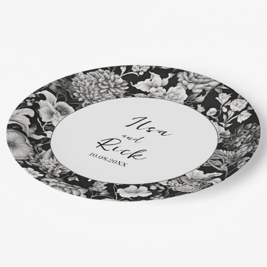 Midnight Bloom: een donkere bloemenbruiloft Papieren Bordje (Gekanteld)