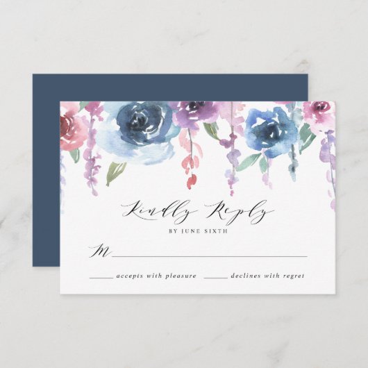 Midnight Blooms | Paarse en blauwe bloemenbruiloft RSVP Kaartje (Voorkant / Achterkant)