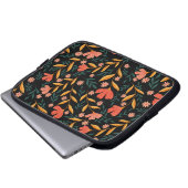 Midnight Blossom Floral Laptop Sleeve (Voorkant onderkant)