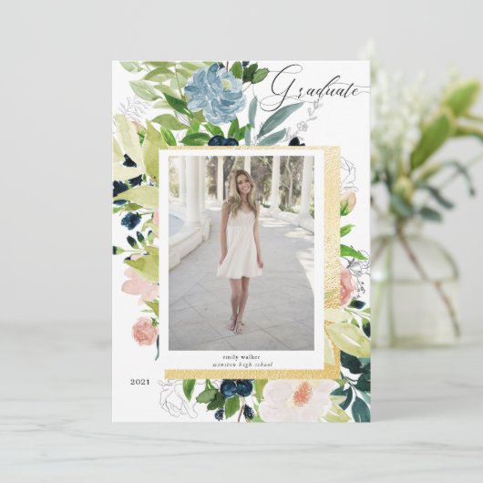 Midnight Blue Blush Bloemen Foto Afstuderen Kaart (Staand voorkant)