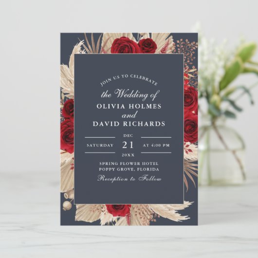 Midnight Blue Bourgogne Rozen bruiloft uitnodiging (Staand voorkant)