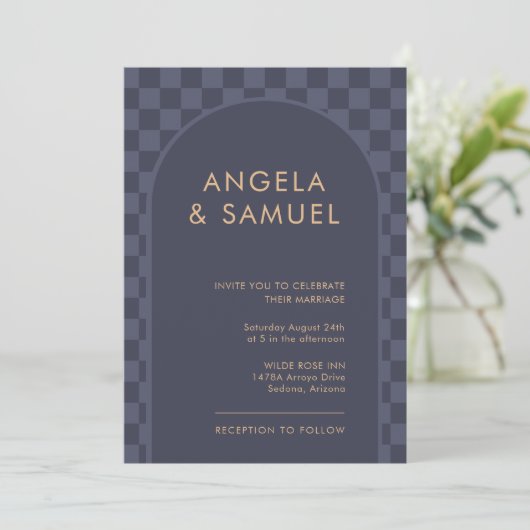Midnight Blue Checkered Modern Wedding Kaart (Staand voorkant)