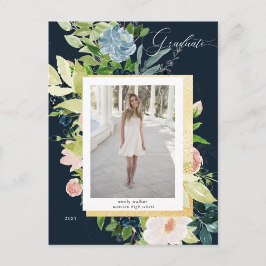 Midnight Blue en Blush Floral Foto Afstuderen Aankondigingskaart (Voorkant)