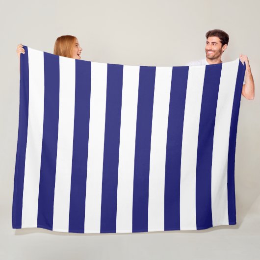 Midnight Blue en White Striped Fleece Blanket Deken (In situ)