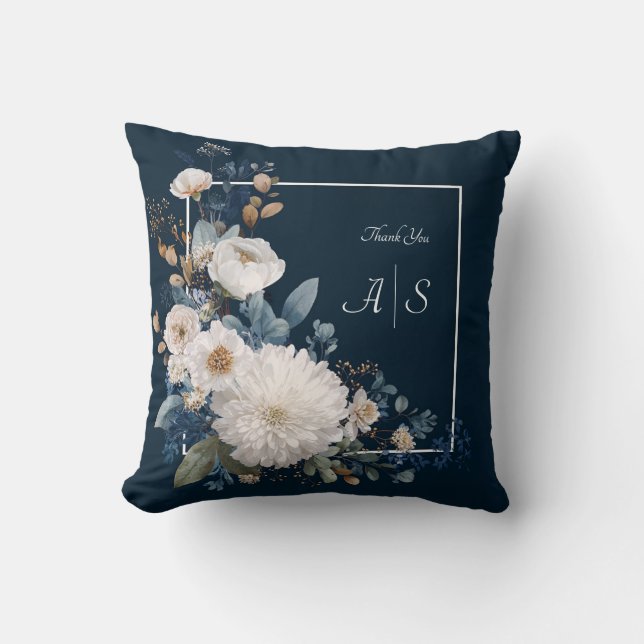 Midnight Blue Floral Elegance met Witte Bloemen Kussen (Voorkant)