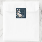 Midnight Blue Floral Elegance met Witte Bloemen Vierkante Sticker (Tas)