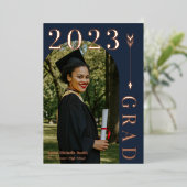 Midnight Blue Roos Gold Arch & Arrow Afstuderen Folie Uitnodiging (Staand Voorkant)