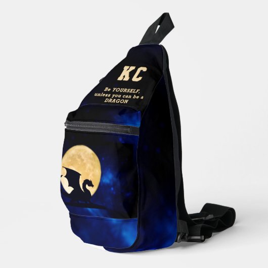 Midnight Dragon Minimalist Initials Back to School Sling Bag (Rechterhoek)
