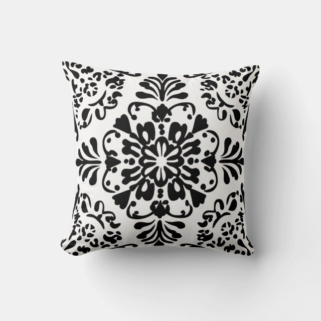 Midnight Floral Elegance Pillow Kussen (Voorkant)
