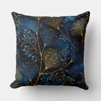 Midnight Gold Botanical Throw Pillow Kussen