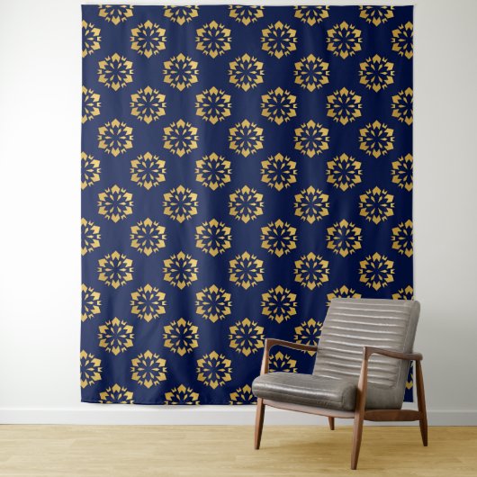 Midnight Gold: Luxe geometrisch patroon op Deep Bl Wandkleed (In situ)