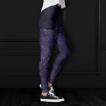 Midnight Indigo Romance | Satiny Grunge Damask Leggings<br><div class="desc">Rijke verfijnde jaren 90 stijl grunge is allemaal opgegroeid met deze edgy distressed satijn roos damast, luxe fluweel, en faux glitter trim in een dramatische donkere humeur juweel toon en schemerige tint palet. Deze unisex mixed medium abstracte textuur uit de jaren 90 voegt de perfecte pop van kleur en persoonlijke...</div>