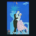 Midnight Kiss Art Deco Print Foto Afdruk<br><div class="desc">Midnight Kiss Art Deco print. Art Deco-illustratie uit 1921. De Franse kunstenaar Georges Barbier was beroemd om zijn prachtige en levendige weergave van het Parisiaanse nachtleven. De Midnight Kiss schildert een paar op een balkon dat de rivier als bootzeilen langs de afstand overziet. Het man draagt een zwarte tuxedo en...</div>