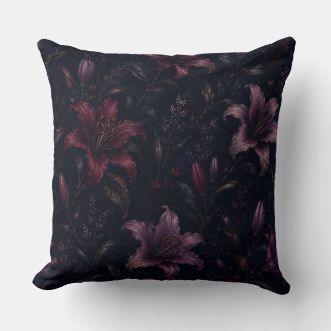 Midnight Lilies Worpillow | Moody Botanicals Kussen (Voorkant)