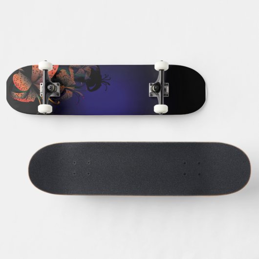 Midnight Lillies skateboard (Horizontaal)