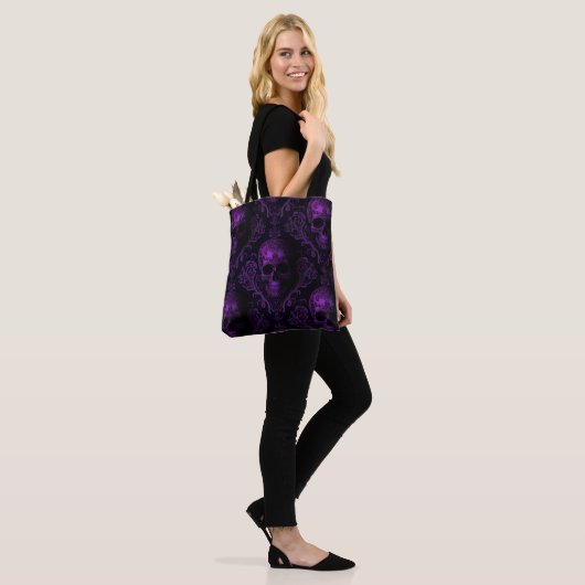 Midnight Majesty Gothic Skull Tote – Purple Baroqu Tote Bag (Op model)