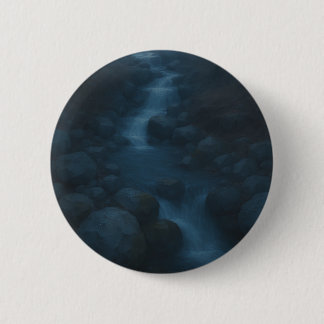 Midnight Stream – Whispering Waters in the Mist Ronde Button 5,7 Cm