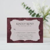 Midnight Wine Romance | Satiny Grunge Damask Maalt RSVP Kaartje (Staand voorkant)