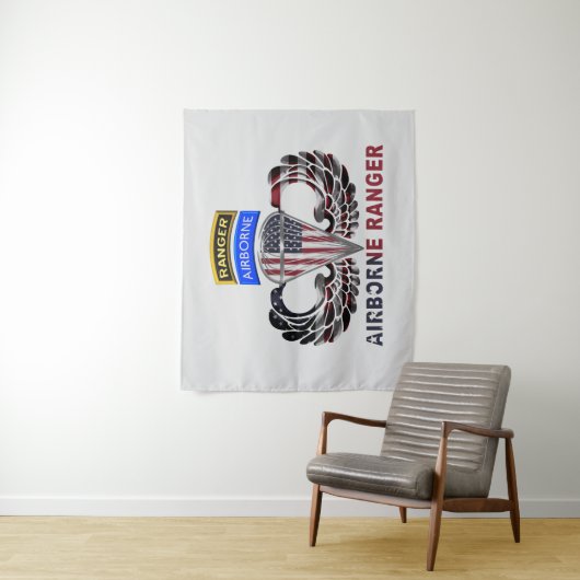 Mighty Airborne Ranger Paratrooper Flag Wandkleed (In situ)