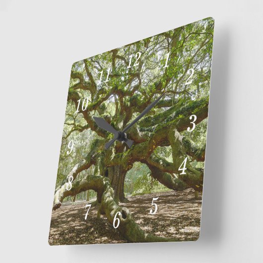 Mighty Angel Oak Wandklok (Hoek)