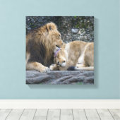 Mighty Lion Love Canvas Afdruk (Insitu (Houten vloer))