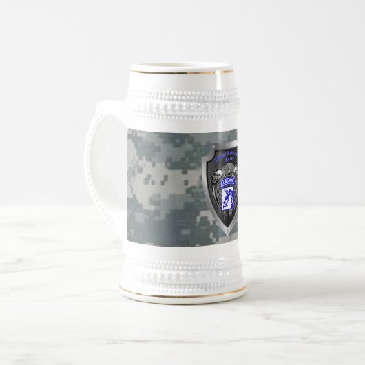 Mighty XVIII Airborne Corps Bierpul (Voorkant links)