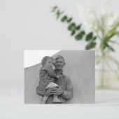 Migrant Family during Pea Harvest — 1939 Briefkaart (Staand voorkant)