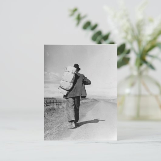 Migrant Walking - 1935 Briefkaart (Staand voorkant)