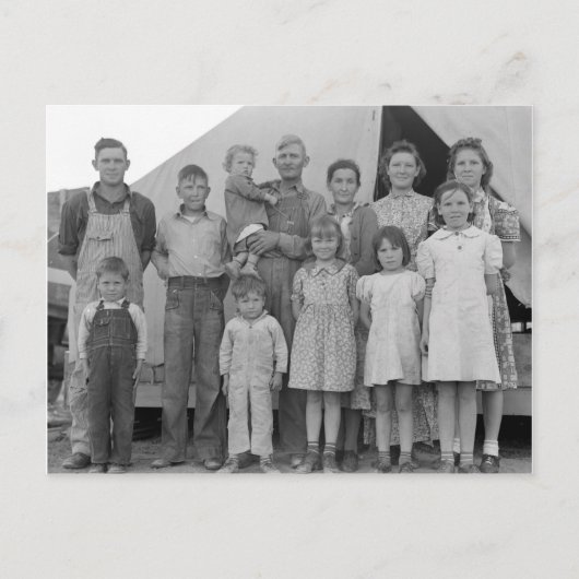 Migrerende Familie tijdens de Oogst van de Erwt -- Briefkaart (Voorkant)