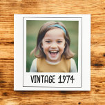 mijlpaal Verjaardag Foto Keepsake Servet<br><div class="desc">Voeg een vleugje nostalgie toe aan uw feest met Milestone Birthday Photo Keepsake Napkins. Met een charmant ontwerp, kunnen deze servetten worden gepersonaliseerd met een favoriete foto en verjaardagsdetails, waardoor ze een unieke en onvergetelijke aanvulling op uw evenement zijn. Gemaakt van hoogwaardig, absorberend materiaal, ze zijn ideaal voor het serveren...</div>