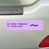 Mijn andere computer is tilde.town bumpersticker (Op auto)