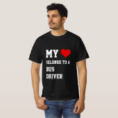 Mijn behoort tot een busbestuurder T-Shirt (Voorkant volledig)