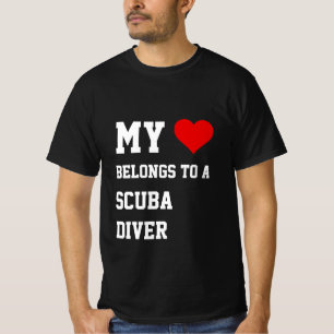 Mijn behoort tot een Scuba-duiker T-shirt