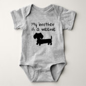 Mijn broer is een Wiener Dog Baby Gift Romper (Voorkant)