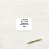 Mijn buren luisteren naar goede muziek of post-it® notes (Op bureau)