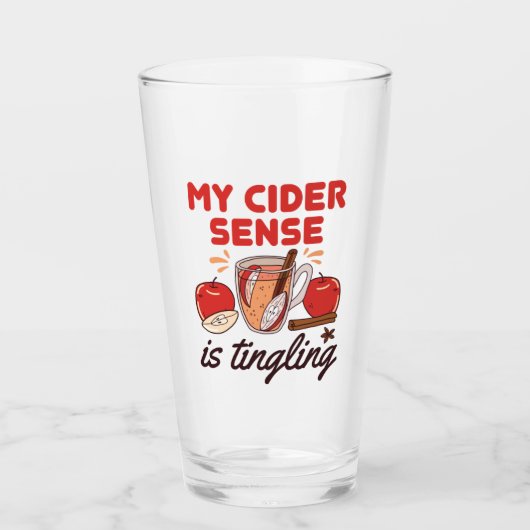 Mijn Cider Sense is grappige appelcider aan het ti Glas (Voorkant)