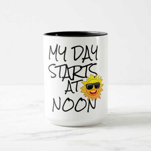 mijn dag begint om 12 uur ' s middags grappige mok (Midden)