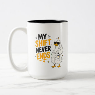 Mijn Dienst Eindigt Nooit Grappig Verpleegster Een Tweekleurige Koffiemok