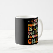 Mijn dochter in de wet is mijn favoriete kind grap koffiemok (Voorkant rechts)
