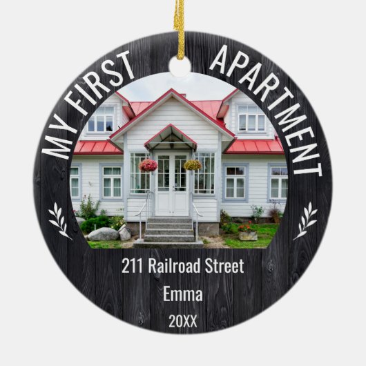 Mijn eerste appartement, 2022, aangepaste naam en  keramisch ornament (Achterkant)