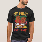 Mijn eerste JuniTeenth - Broken Chains Fist Graphi T-shirt (Voorkant)