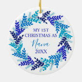 Mijn eerste kerstfeest als Nana Elegant Blue Wreat Keramisch Ornament (Achterkant)