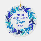 Mijn eerste Kerstmis als Papa Elegant Blue Wreate Keramisch Ornament (Voorkant)