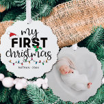 Mijn eerste Kerstmis met een naamfoto Ornament Kaart<br><div class="desc">Het mooie eerste kerstfeest ornament versierde met een rode kersthoed,  heilige bladeren en kleurrijke kerstlichten. Eenvoudig aan te passen met de naam van de baby en het huidige jaar en een van uw favoriete afbeeldingen aan de achterkant.</div>