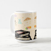 Mijn eerste logeerpartij - Dreamcore VHS Nostalgia Koffiemok (Voorkant links)