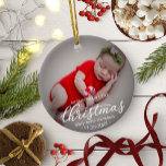 Mijn eerste mooie kerstpasgeboren Baby foto Keramisch Ornament<br><div class="desc">Eenvoudige mooie eerste kerstversiering voor baby. Eenvoudig aan te passen met uw details. Neem contact met me op via chat als je vragen hebt over het kunstwerk of je moet aanpassen. OPMERKING: voor hulp bij bestellingen,  verzendgegevens,  productinformatie,  enz.,  neemt u rechtstreeks contact op met Zazzle Customer Care: https://help.zazzle.com/hc/en-us/articles/221463567-How-Do-I-Contact-Zazzle-Customer-Support-.</div>