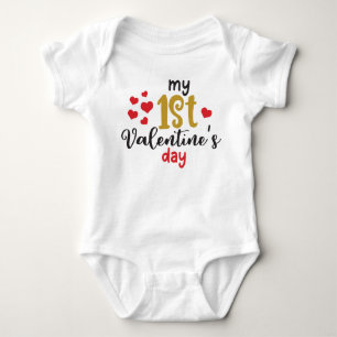 Mijn eerste Valentijnsdag is fijn en rood Romper