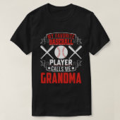 Mijn favoriete Baseball Player roept me GRANDMA T-shirt (Design voorkant)