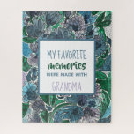 Mijn favoriete herinneringen zijn met oma Flowers Legpuzzel<br><div class="desc">Originele illustraties van waterverf blauwe en paarse bloemen lijsten een zoet citaat met de tekst "Mijn favoriete herinneringen zijn gemaakt met oma". Dit tuinvormig bloemontwerp is elegant en sentimenteel, en biedt een uitdagende puzzelervaring. Voeg je eigen tekst toe, of vertrek zoals het is, en vier de prachtige moeder of grootmoeder...</div>